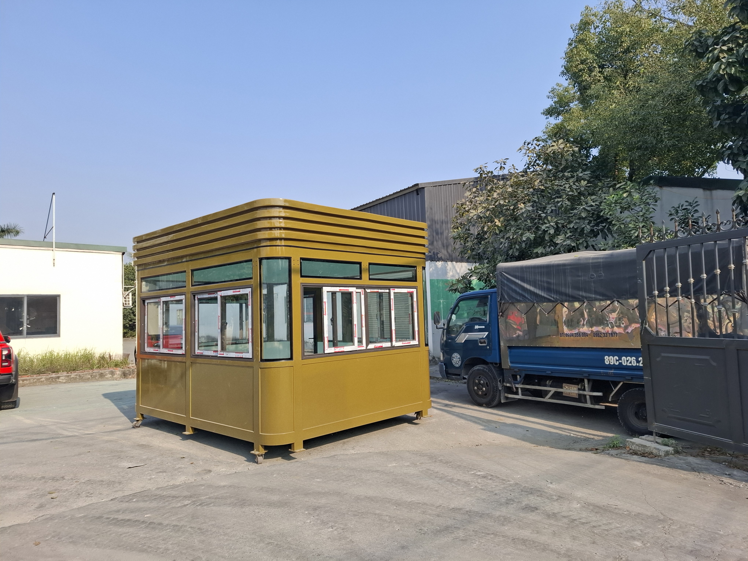 Nhà bảo vệ cỡ lớn Vinacabin VS3.0x4.0 có mái đúc từ vật liệu composite cao cấp