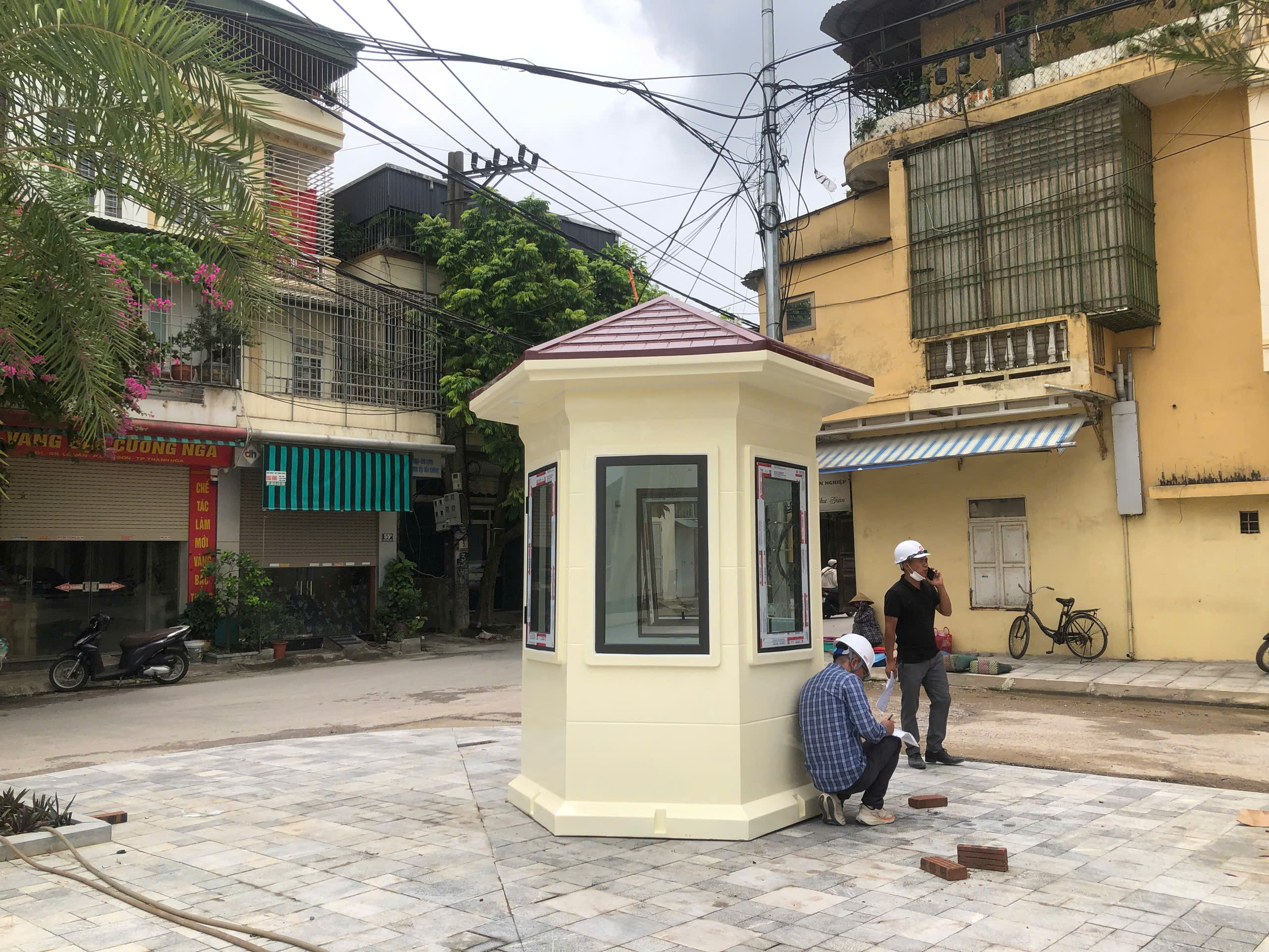 Lắp đặt chốt bảo vệ cho các lâu đài