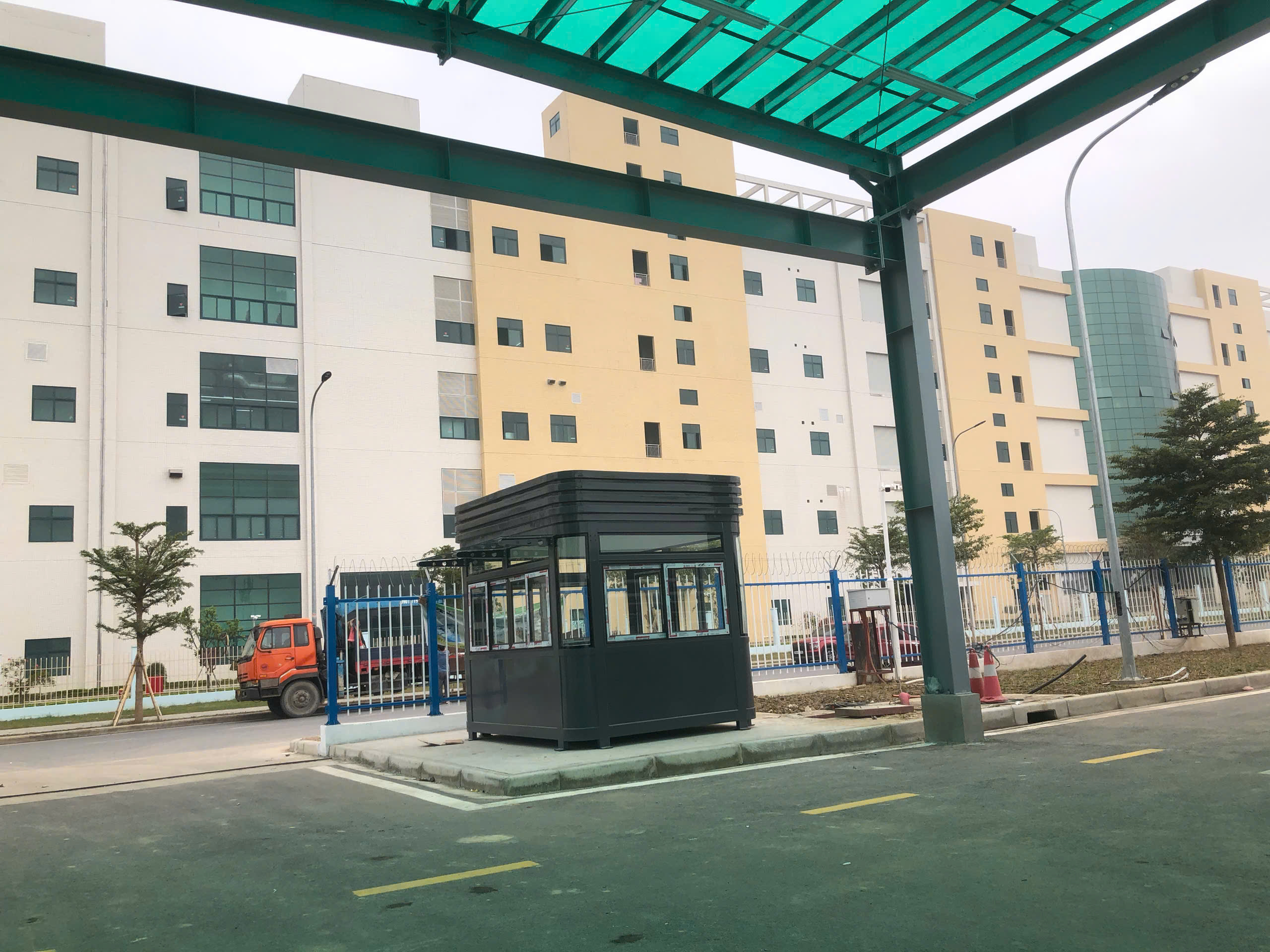 Thi công nhà bảo vệ